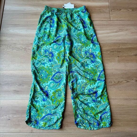 NWT Chelsea & Theodore Green Blue Paisley Print Boho Satin Wide Leg Pants - Picture 2 of 5